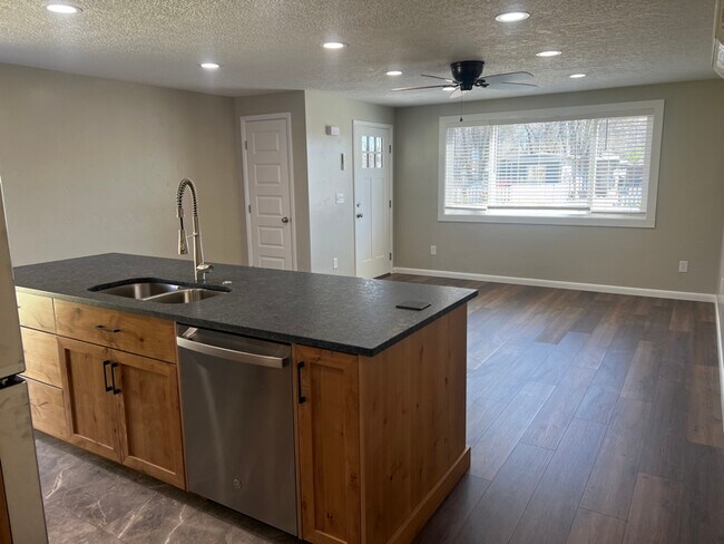 1215 S Elder St in Nampa, ID - Building Photo - Building Photo