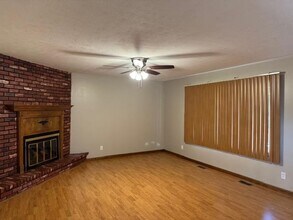 7179 Stillman Valley Rd in Rockford, IL - Foto de edificio - Building Photo