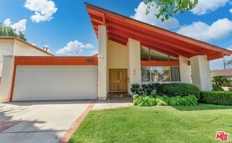 19730 Hatton St in Los Angeles, CA - Building Photo