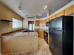 10936 W Ruth Ave in Peoria, AZ - Building Photo - Building Photo