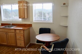 20 Graham Ave in Depoe Bay, OR - Building Photo - Building Photo