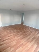 526 5th Ave W-Unit -No. B in Palmetto, FL - Building Photo - Building Photo