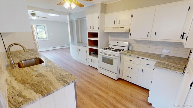 18 Meadow Ave in Suffern, NY - Building Photo - Building Photo