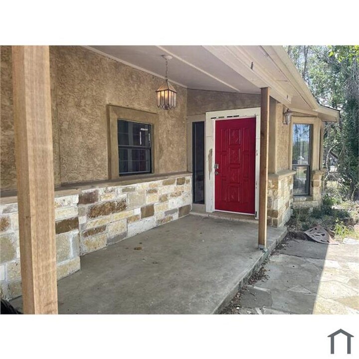 608 E 19th St in Georgetown, TX - Building Photo