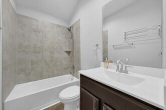 18271 Woodpecker Trl in Roman Forest, TX - Building Photo - Building Photo