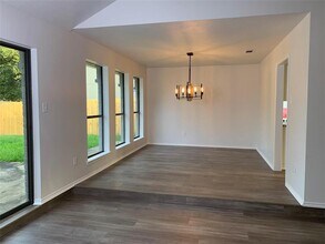 610 Woodlake Cir in Sugar Land, TX - Building Photo - Building Photo