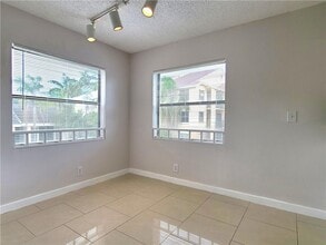9999 Summerbreeze Dr, Unit 423 in Sunrise, FL - Building Photo - Building Photo