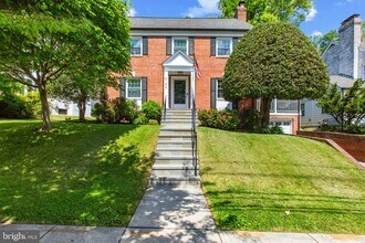 6100 Nebraska Ave NW in Washington, DC - Building Photo - Building Photo