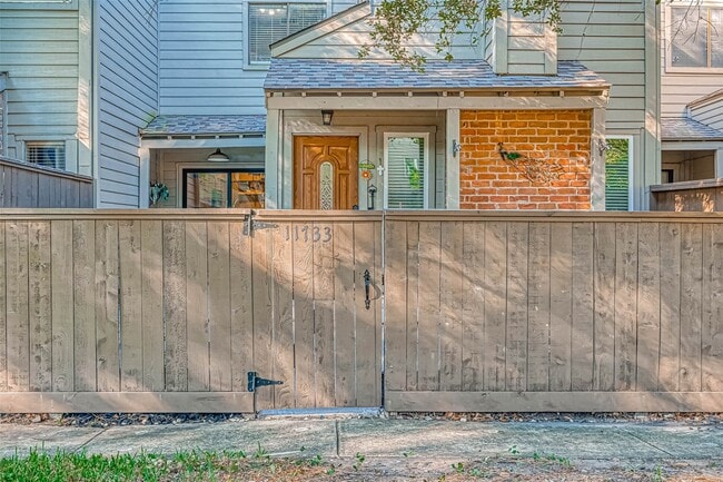 property at 11733 Lakeside Pl Dr