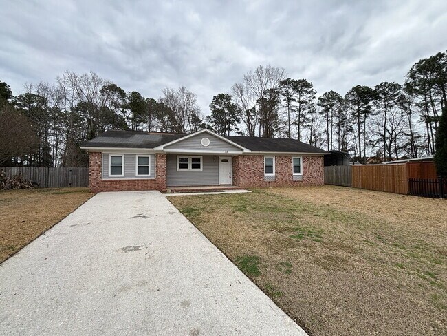 115 Aylesbury Rd in Goose Creek, SC - Building Photo - Building Photo