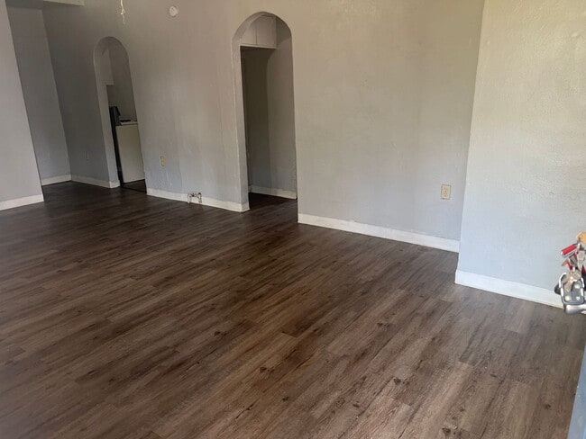 property at 904 N Grand Ave