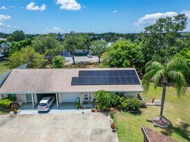 1349 New Bedford Dr in Sun City Center, FL - Building Photo