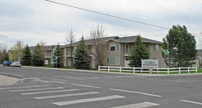 Saratoga Apartments in Twin Falls, ID - Foto de edificio - Building Photo