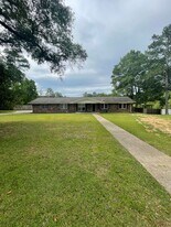 3503 Augusta St in Enterprise, AL - Building Photo