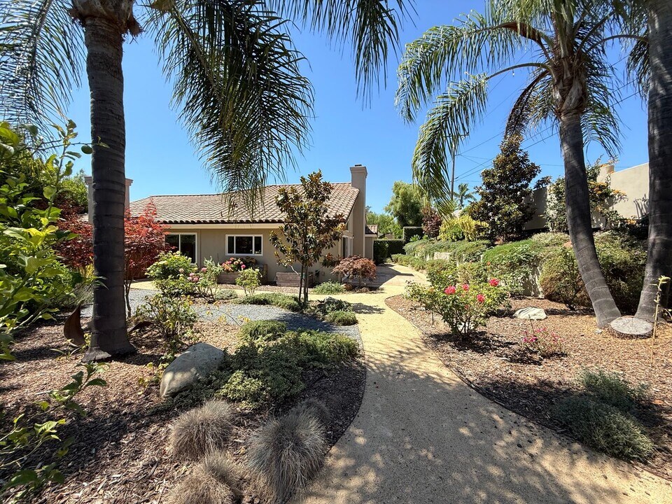 3868 Via Las Brisas in Santa Barbara, CA - Building Photo