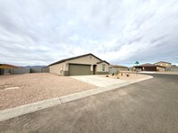 5653 Trevino Way in Fort Mohave, AZ - Foto de edificio - Building Photo