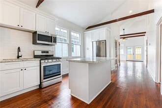 3033 Robert St in New Orleans, LA - Building Photo - Building Photo
