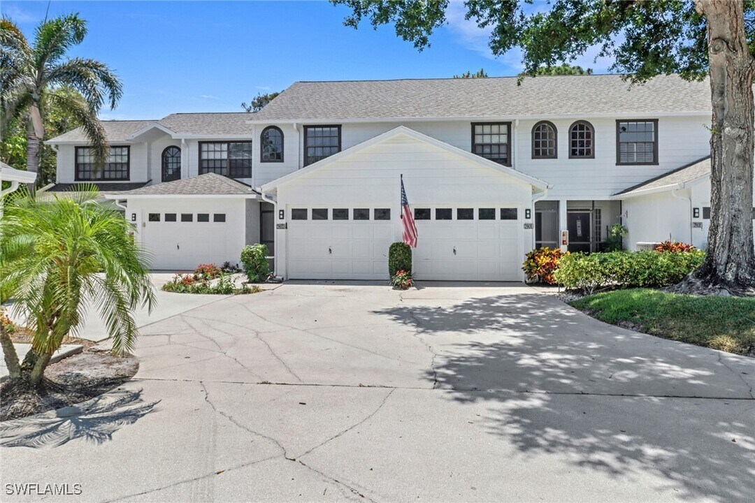 790 Meadowland Dr in Naples, FL - Building Photo
