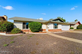 1644 E Broadmor Dr in Tempe, AZ - Building Photo - Building Photo