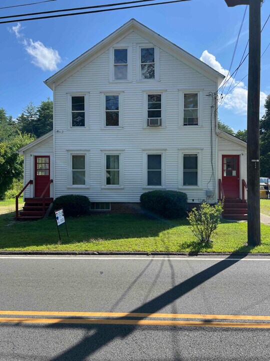 20 Park St in Stafford, CT - Building Photo