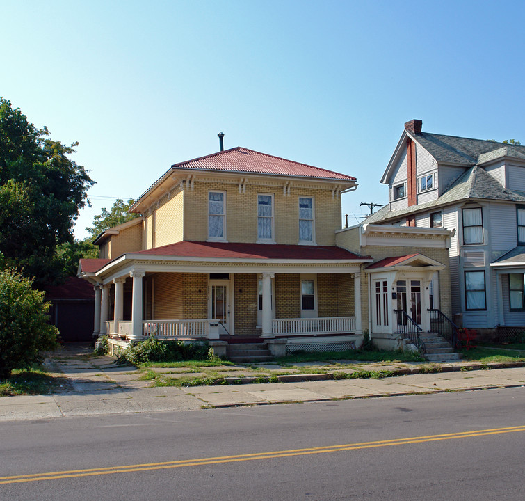 709 W Main St in Springfield, OH - Building Photo