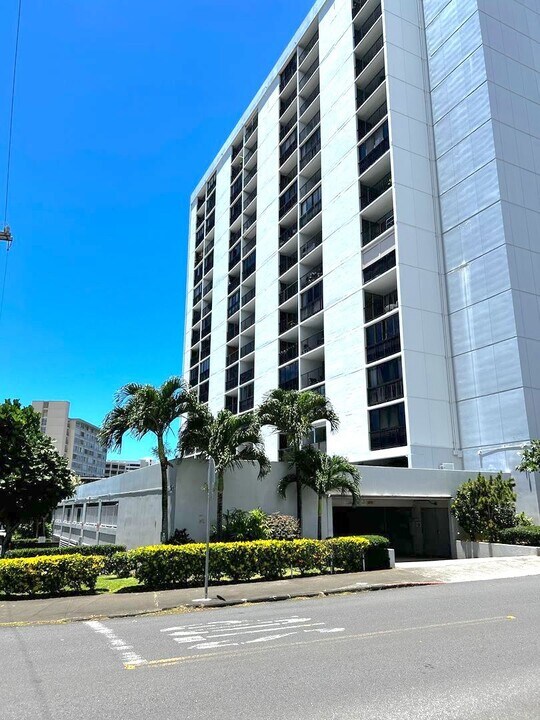 1541 Dominis St in Honolulu, HI - Building Photo