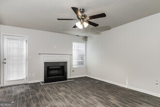 5755 Blacktop Ct in Fairburn, GA - Building Photo - Building Photo