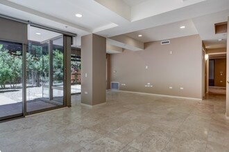 7121 E Rancho Vista Dr-Unit -1001 in Scottsdale, AZ - Foto de edificio - Building Photo