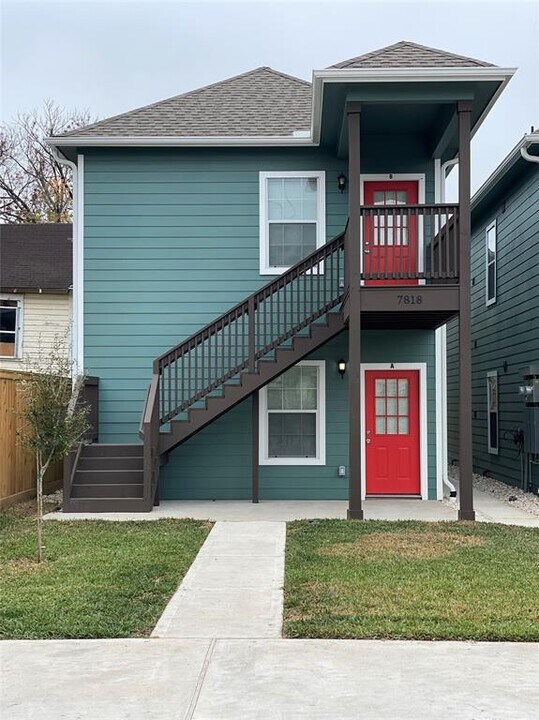 7818 Canal St-Unit -B in Houston, TX - Building Photo