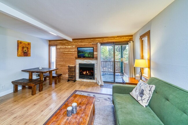 1300 Regency Way, Unit 30 in Tahoe Vista, CA - Building Photo - Building Photo