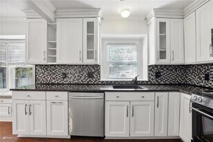 75 Montre Square NW in Atlanta, GA - Building Photo