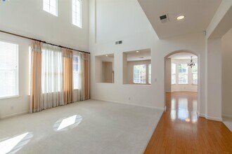 1260 Ustilago Dr in San Ramon, CA - Building Photo - Building Photo