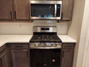 2879 Regal Park Dr NW in Atlanta, GA - Building Photo - Building Photo
