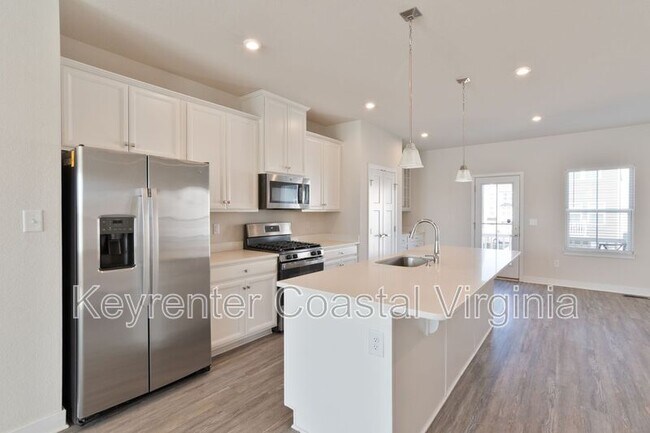 137 Cedar Crst Dr in Smithfield, VA - Building Photo - Building Photo