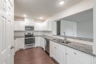 3520 Milan St in Arlington, TX - Building Photo - Building Photo