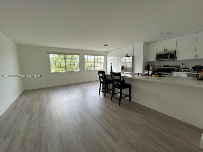 8657 SW 5th St, Unit 206 in Pembroke Pines, FL - Building Photo - Building Photo