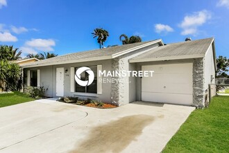 5196 Edgecliff Ave in Greenacres, FL - Building Photo - Building Photo