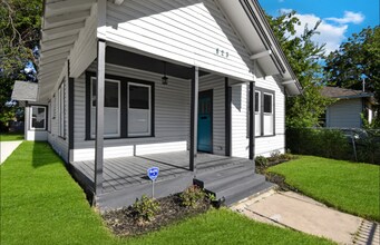 823 N Palmetto Ave in San Antonio, TX - Building Photo - Building Photo