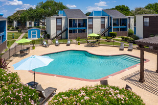 Banyan Cove in League City, TX - Building Photo
