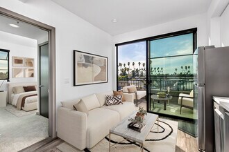 Venice Luxury Apartments in Los Angeles, CA - Building Photo - Building Photo