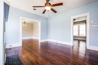 732 N Winnetka Ave in Dallas, TX - Building Photo - Building Photo