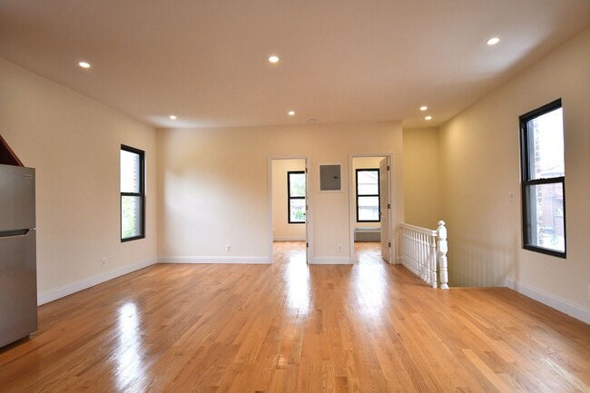 2211 De Reimer Ave in Bronx, NY - Building Photo - Building Photo