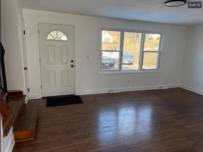 136-138 Meeker Rd in Vestal, NY - Building Photo - Building Photo