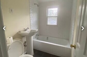 242 Woodlawn Cir, Unit 242 Woodlawn cir in East Hartford, CT - Building Photo - Building Photo