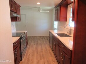 3124 Camino Graciosa in Thousand Oaks, CA - Foto de edificio - Building Photo