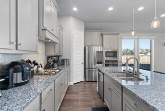 547 Jefferson Dr in Kyle, TX - Building Photo - Building Photo