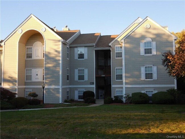 1123 Washington Green in New Windsor, NY - Building Photo - Building Photo