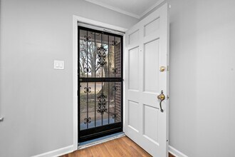 1453 Colonial Rd in Memphis, TN - Building Photo - Building Photo