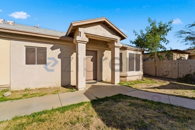 8321 W Edwards St in Peoria, AZ - Foto de edificio - Building Photo