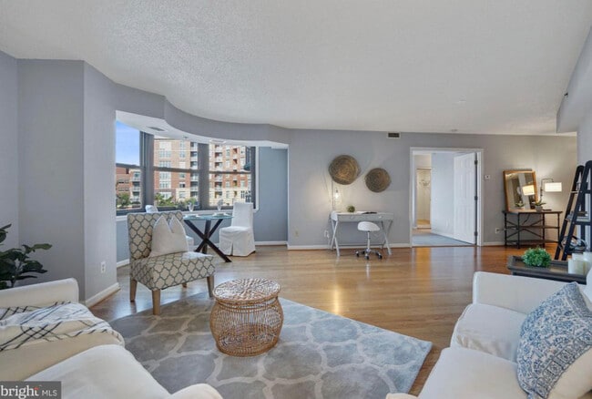 property at 1200 Braddock Pl